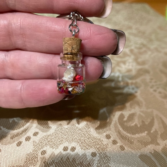 🌺🌺Flowers In A Bottle Purse Charm And Keychain - Picture 5 of 10